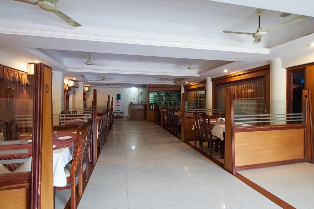 Sree Gokulam Sabari Hotel Chavakkad Exterior photo